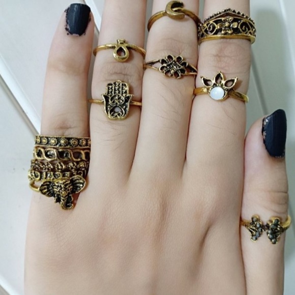 13 pieces Gold Crown & Flower Design Rings - Picture 2 of 8